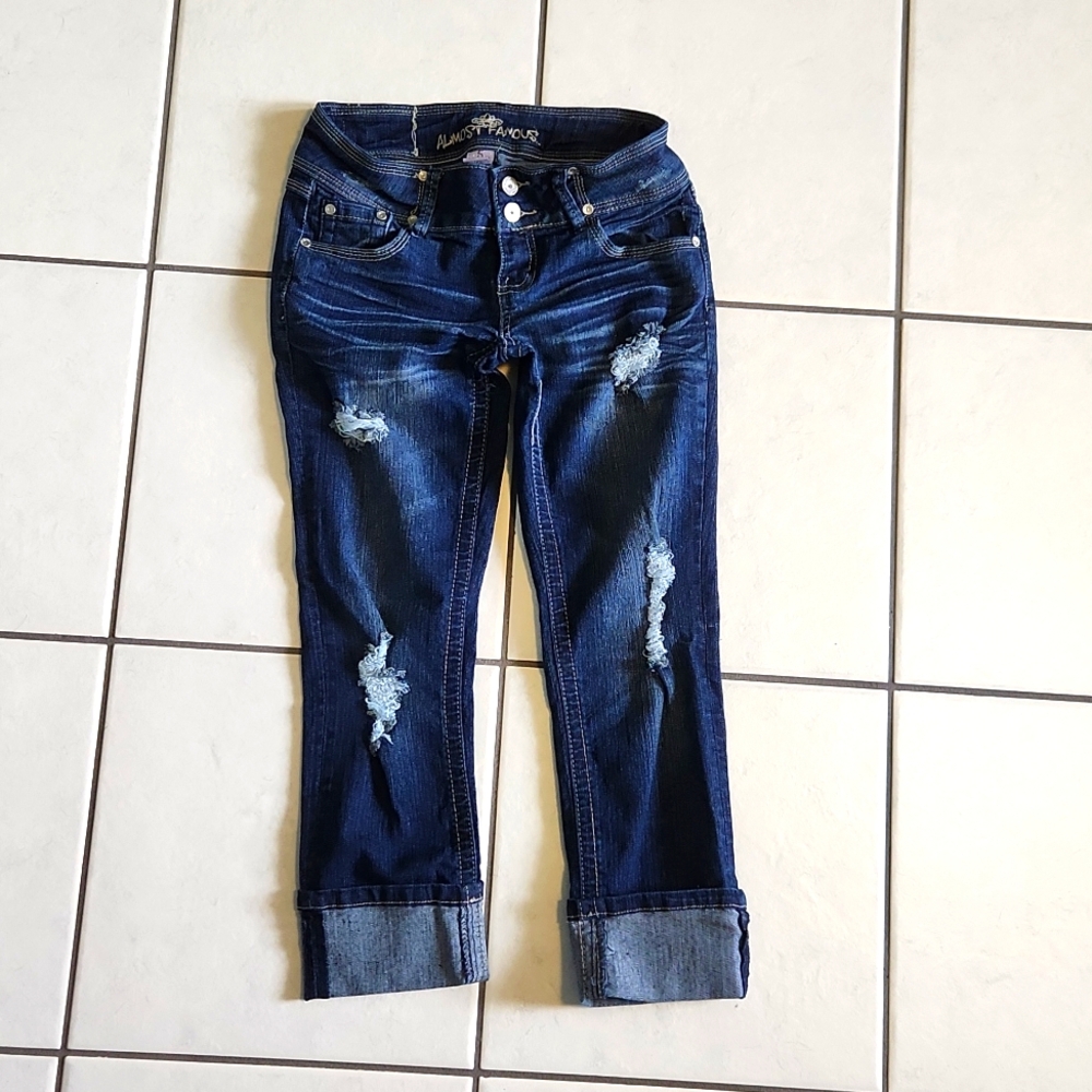 Almost famous Capri jeans